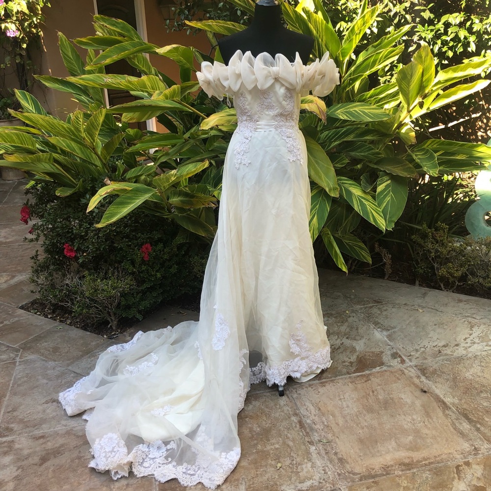 Vintage wedding dress